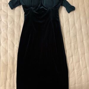 House of CB Green Mini Dress with off Sleeves and Sweetheart Neckline NWT